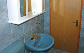 Отель One-Bedroom Apartment with Sea View in Okrug Gornji  Трогир